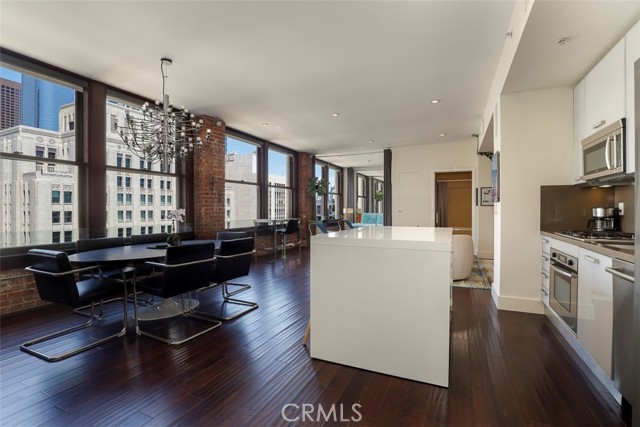 Detail Gallery Image 11 of 44 For 460 S Spring St #1005,  Los Angeles,  CA 90013 - 2 Beds | 2 Baths