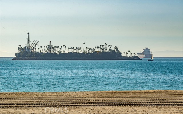 Detail Gallery Image 26 of 70 For 2 Laguna Pl, Long Beach,  CA 90803 - 4 Beds | 4 Baths