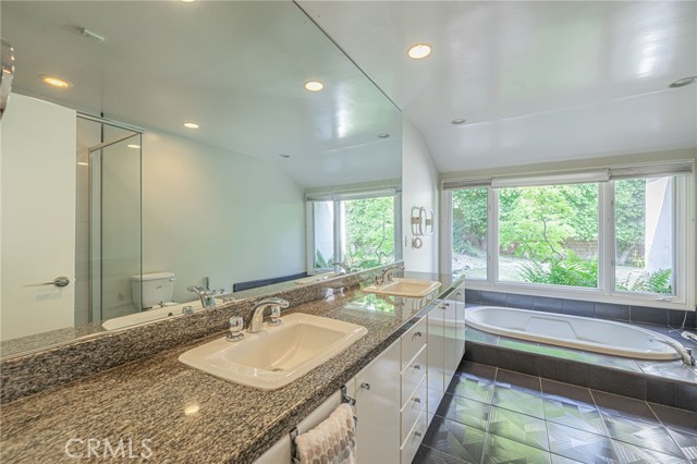 Detail Gallery Image 31 of 62 For 18621 Paseo Nuevo Dr, Tarzana,  CA 91356 - 4 Beds | 3/1 Baths