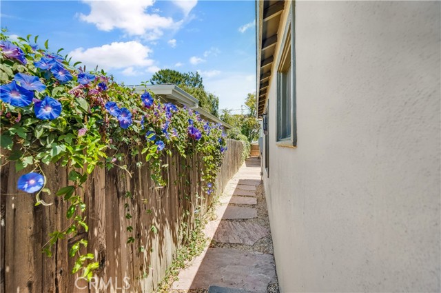6316 Babcock Avenue, Valley Glen CA: https://media.crmls.org/medias/6f28c909-aca7-4304-91bc-1845adc47fb1.jpg