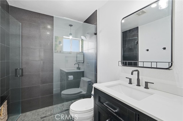 2005 phelan Lane, Redondo Beach CA: https://media.crmls.org/medias/6f2a3456-104e-4ae0-a177-777defc114d0.jpg