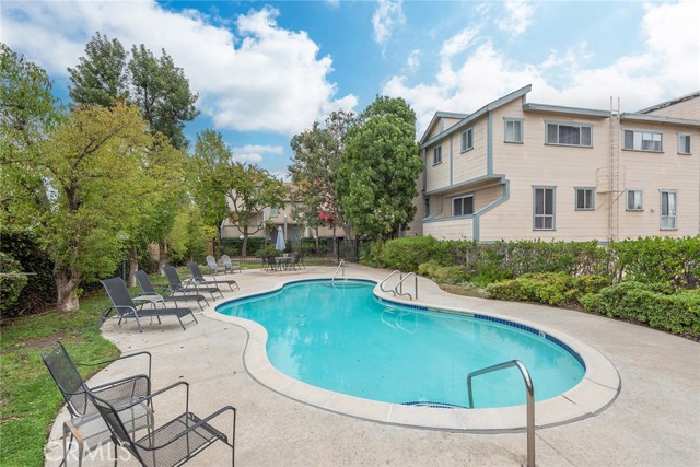 Detail Gallery Image 23 of 23 For 9901 Independence Ave #D,  Chatsworth,  CA 91311 - 2 Beds | 2 Baths