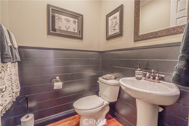 22348 Driftwood Court, Saugus CA: https://media.crmls.org/medias/6f2a9319-fa32-44c8-a606-f01bc15b2821.jpg