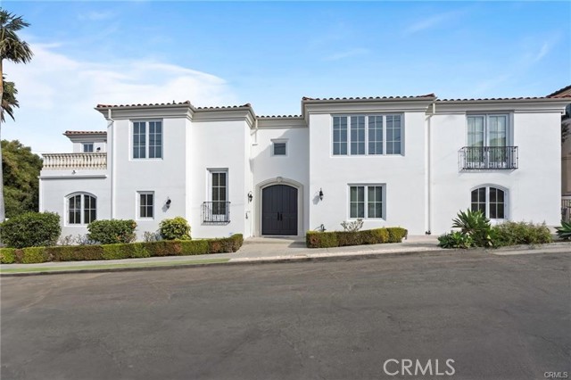 Detail Gallery Image 3 of 18 For 1002 5th St, Hermosa Beach,  CA 90254 - 5 Beds | 4/1 Baths