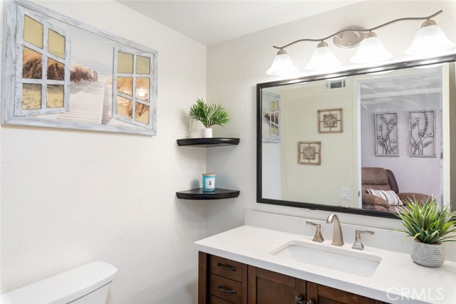 Detail Gallery Image 21 of 47 For 974 Nottingham, Corona,  CA 92880 - 4 Beds | 2/1 Baths