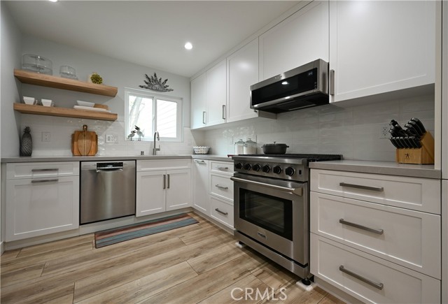 1222 S Westlake Boulevard, Westlake Village CA: https://media.crmls.org/medias/6f2b9055-9e6b-495b-a635-69c3a10a1898.jpg