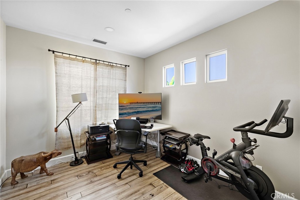 6f2bb8f8 1f27 483f B8cb 274141636470