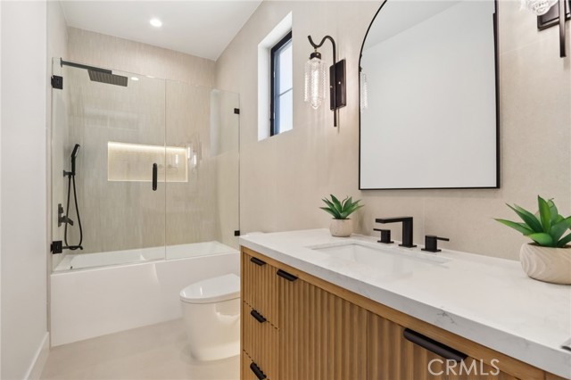 18200 Sheffield Lane, Porter Ranch CA: https://media.crmls.org/medias/6f2c1e12-1a1a-45ad-a12a-7e7364fcb757.jpg