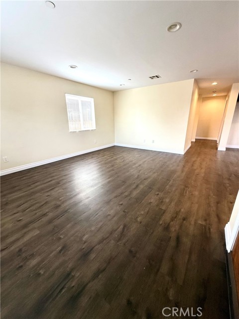 645 E 78th Street, Los Angeles CA: https://media.crmls.org/medias/6f2c3184-3c16-4994-a9f8-fec2a21d745e.jpg