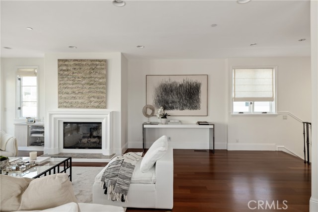 2211 Vista Drive, Manhattan Beach, California 90266, 3 Bedrooms Bedrooms, ,3 BathroomsBathrooms,Residential,Sold,Vista,SB21197291