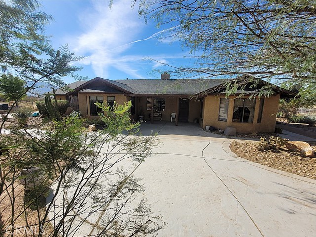 Detail Gallery Image 2 of 29 For 23677 Cahuilla, Apple Valley,  CA 92307 - 3 Beds | 2 Baths