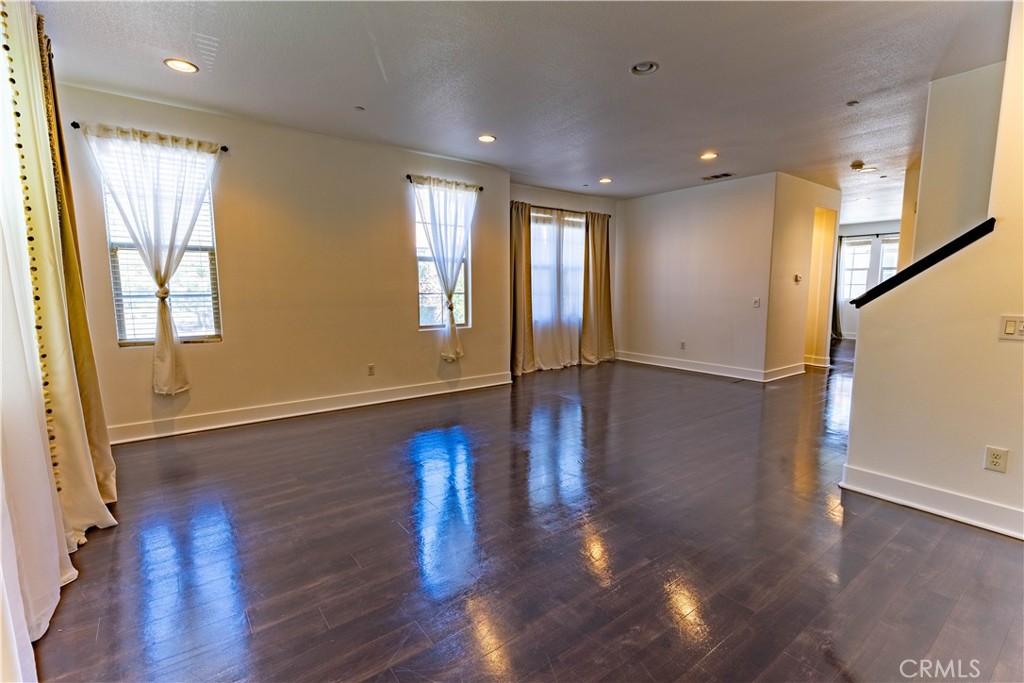 MLS #IG25235868 image #9