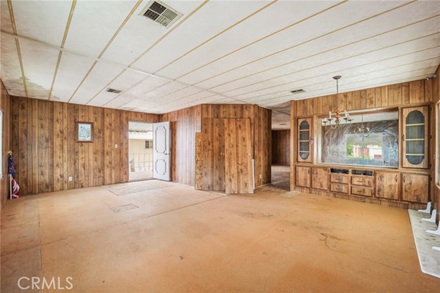 2930 W Rialto ave, Rialto CA: https://media.crmls.org/medias/6f2e3a3d-26e4-4b0f-98e3-7ab87e249339.jpg