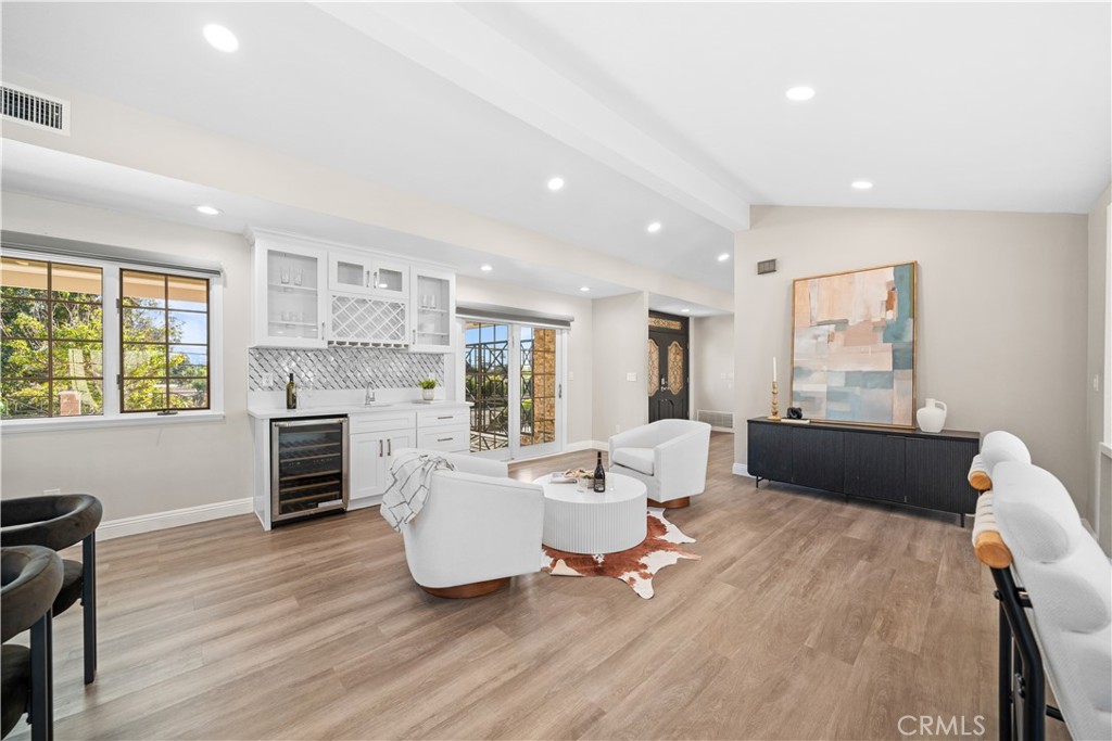 MLS #WS25246794 image #9