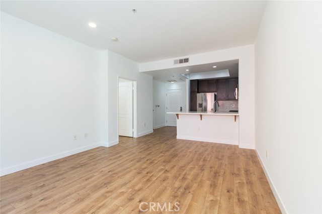 Detail Gallery Image 3 of 22 For 4060 Glencoe Ave #109,  Marina Del Rey,  CA 90292 - 1 Beds | 1 Baths