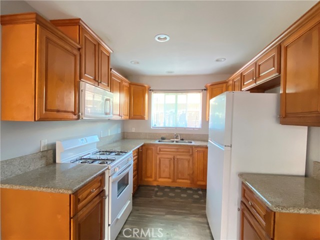 Detail Gallery Image 5 of 12 For 1265 Olive Tree Ln #B,  Hemet,  CA 92543 - 2 Beds | 1 Baths