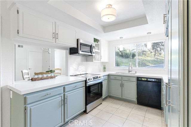 Detail Gallery Image 4 of 21 For 23582 via Benavente, Mission Viejo,  CA 92692 - 2 Beds | 2 Baths