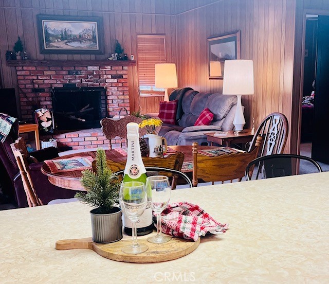 470 Dunant Drive, Crestline CA: https://media.crmls.org/medias/6f3176aa-2d19-4114-b2c9-24cb1f1f6521.jpg