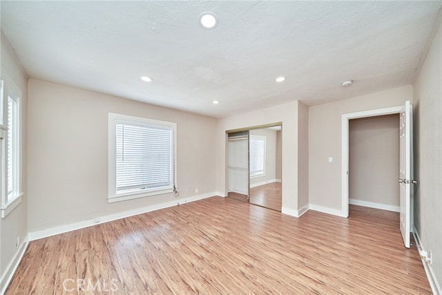 Detail Gallery Image 6 of 23 For 1329 W 37th Dr, Los Angeles,  CA 90007 - 4 Beds | 2 Baths
