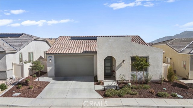 Detail Gallery Image 1 of 36 For 1572 Dawnridge Dr, Beaumont,  CA 92223 - 2 Beds | 2 Baths