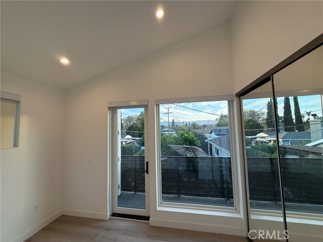 Detail Gallery Image 19 of 23 For 17816 W Bullock, Encino,  CA 91316 - 2 Beds | 2 Baths