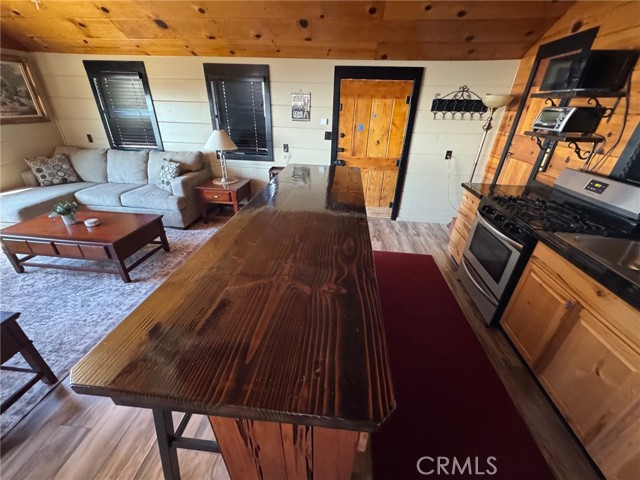 Detail Gallery Image 34 of 38 For 24998 Ocean View Dr, Crestline,  CA 92325 - 1 Beds | 1 Baths