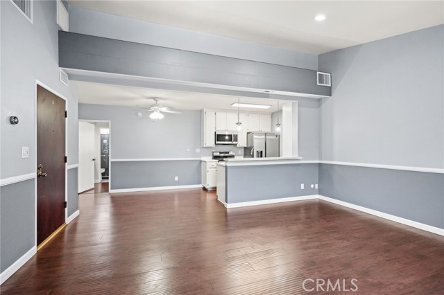 Detail Gallery Image 2 of 20 For 5500 Lindley #209,  Encino,  CA 91316 - 1 Beds | 1 Baths