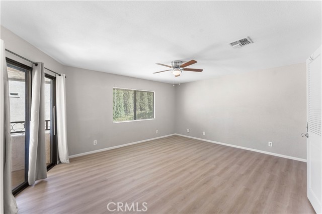 Detail Gallery Image 34 of 56 For 215 Hawk Ln, Palmdale,  CA 93551 - 3 Beds | 3 Baths