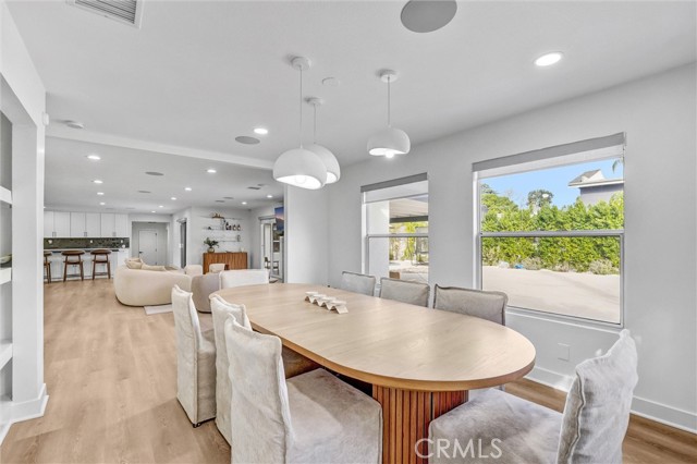 Detail Gallery Image 14 of 46 For 23245 Gonzales Dr, Woodland Hills,  CA 91367 - 5 Beds | 3 Baths