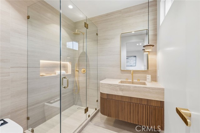 Detail Gallery Image 31 of 41 For 16782 Otsego, Encino,  CA 91436 - 6 Beds | 6/1 Baths