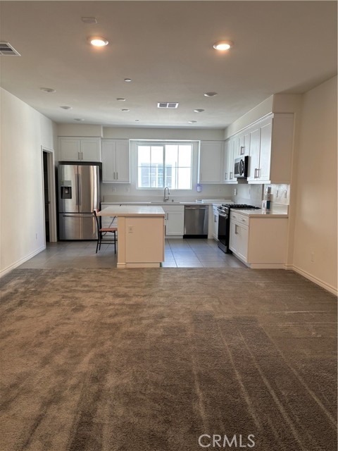 Detail Gallery Image 10 of 21 For 1395 Reliance, Carson,  CA 90746 - 3 Beds | 3/1 Baths