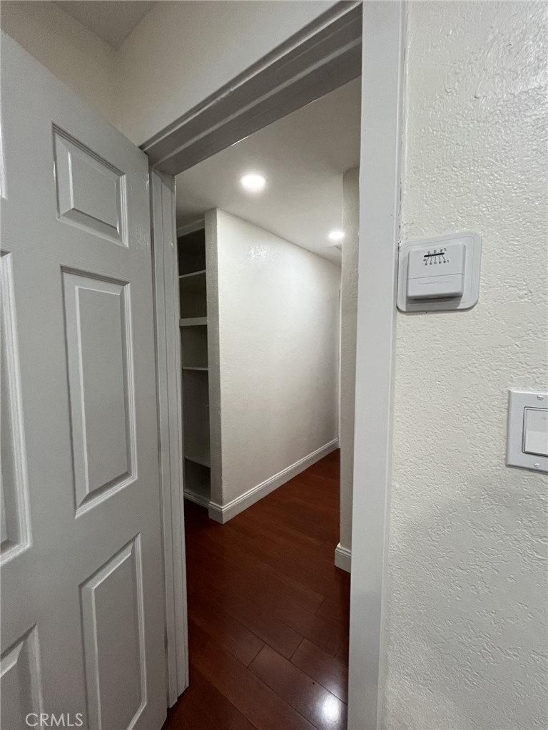 https://media.crmls.org/medias/6f349edd-7f53-4607-8647-786d5cecae70.jpg?preset=X-Large