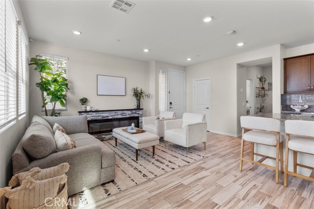 Detail Gallery Image 2 of 23 For 16502 Casa Grande #516,  Fontana,  CA 92336 - 3 Beds | 2/1 Baths