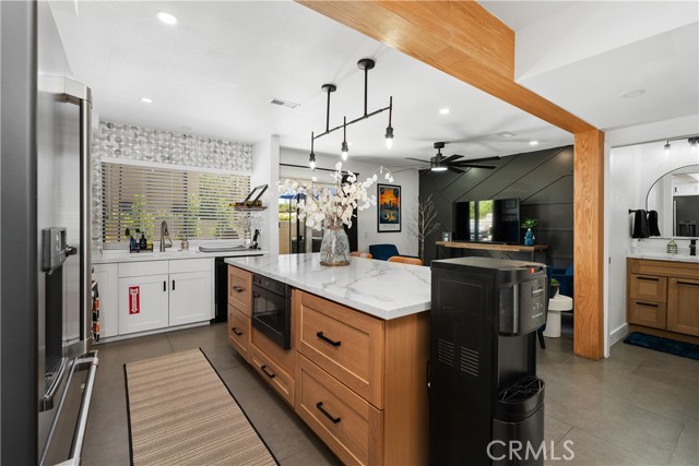 2423 Los Patos, Palm Springs CA: https://media.crmls.org/medias/6f362a56-bdd5-4dff-9406-1abda0c8c0ad.jpg