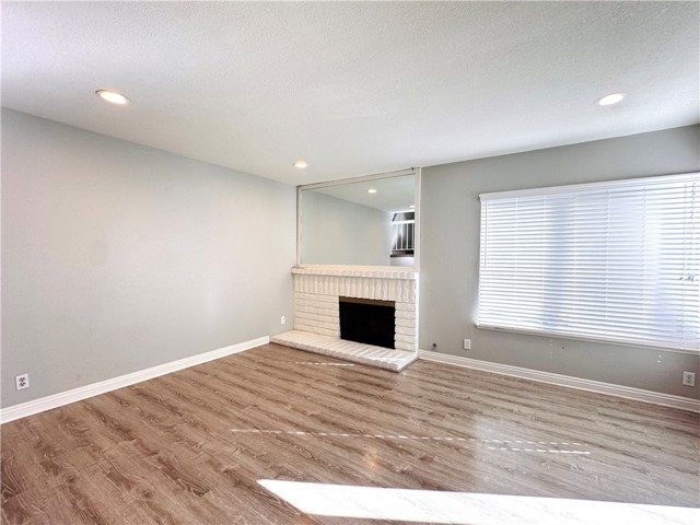 Detail Gallery Image 5 of 37 For 136 Briarwood #50,  Irvine,  CA 92604 - 3 Beds | 2/1 Baths