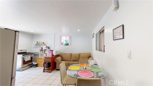 5854 Woodlawn Avenue, Los Angeles CA: https://media.crmls.org/medias/6f36d01d-3c12-47d0-8e96-2b3b2b95f83b.jpg
