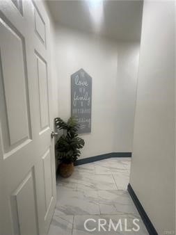 https://media.crmls.org/medias/6f36e5ce-ca1d-4d8c-b0b6-4b67f876148e.jpg?preset=X-Large