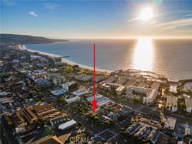 111 Broadway, Redondo Beach, California 90277, 2 Bedrooms Bedrooms, ,2 BathroomsBathrooms,Residential,Sold,Broadway,SB22004583