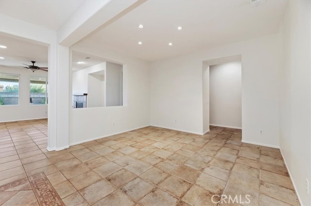 Detail Gallery Image 5 of 39 For 40355 Miklich, Murrieta,  CA 92563 - 4 Beds | 2 Baths