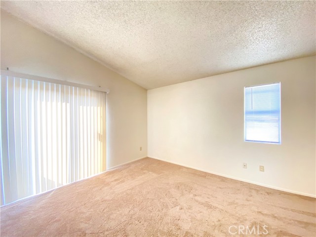 11369 Weinhart Court, Moreno Valley CA: https://media.crmls.org/medias/6f37cbac-4064-4775-b0b5-43fe4e96756d.jpg