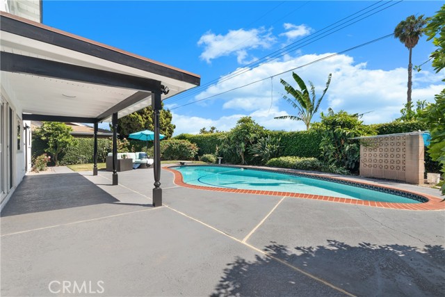 634 Pinehurst Avenue, Placentia CA: https://media.crmls.org/medias/6f398e8f-a909-46a0-b6bf-c8489c44d7cf.jpg
