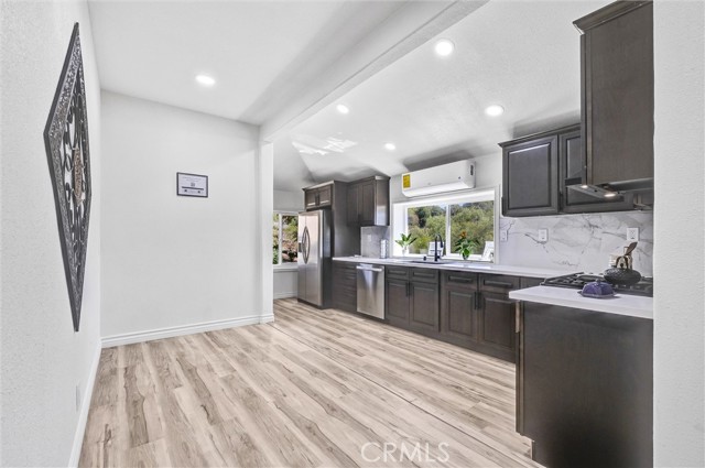 Detail Gallery Image 9 of 37 For 9502 Inspiration Way, Tujunga,  CA 91042 - 3 Beds | 2 Baths