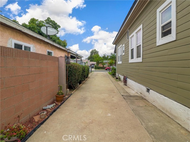 2642 E Washington Street, Carson CA: https://media.crmls.org/medias/6f3b3304-c854-402e-8e9d-b757c373dd26.jpg