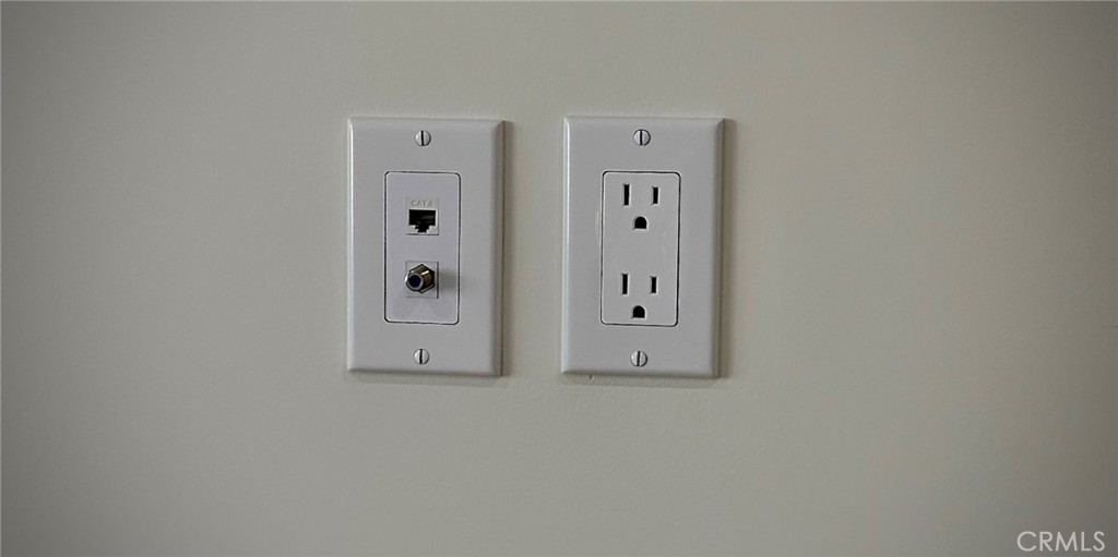 https://media.crmls.org/medias/6f3b4e82-5ec6-4a60-bc62-3c34d44608dc.jpg?preset=X-Large