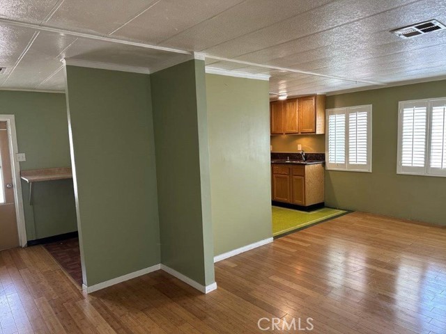 2421 sierra Highway, Rosamond CA: https://media.crmls.org/medias/6f3c4507-9490-4222-976b-4e2df824e3a1.jpg