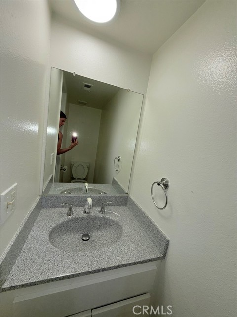 Detail Gallery Image 6 of 26 For 5250 Colodny Dr #19,  Agoura Hills,  CA 91301 - 2 Beds | 2/1 Baths