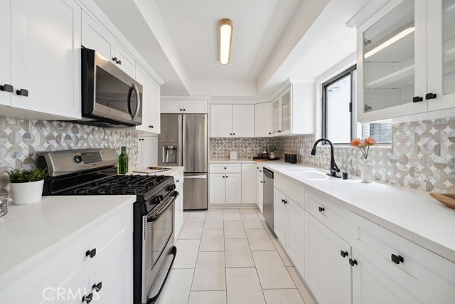 6101 Fulton Avenue, Van Nuys CA: https://media.crmls.org/medias/6f3c8cdd-d0cf-4597-a0bd-f6d603fdf982.jpg