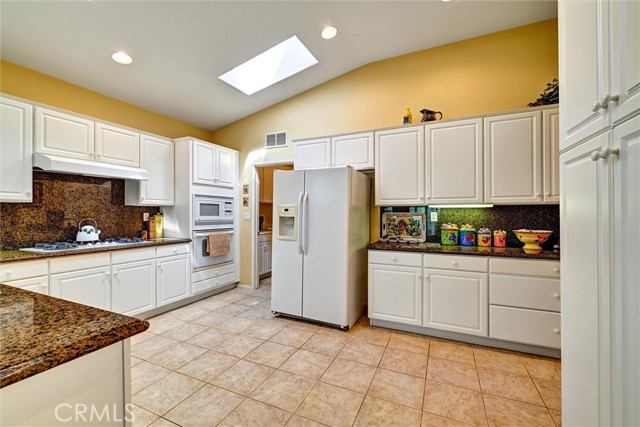 Detail Gallery Image 13 of 34 For 39946 via Graziana, Murrieta,  CA 92562 - 3 Beds | 2 Baths