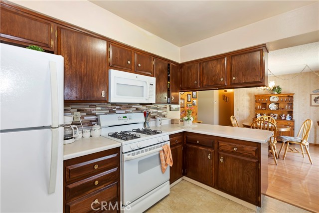 Detail Gallery Image 14 of 32 For 11711 Crystal Ave, Chino,  CA 91710 - 4 Beds | 2 Baths