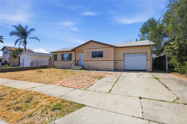 Detail Gallery Image 2 of 31 For 913 Goldenrod, Escondido,  CA 92027 - 3 Beds | 1 Baths